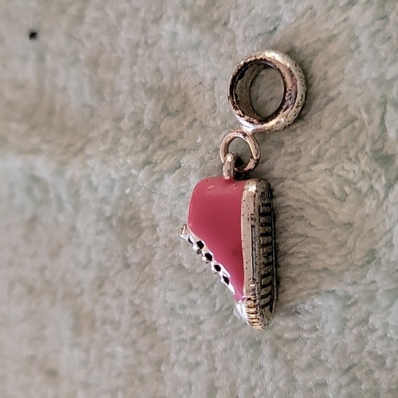 High Top Charm🧡 - Picture 3 of 5